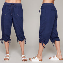 Load image into Gallery viewer, Basics cropped capri pants
